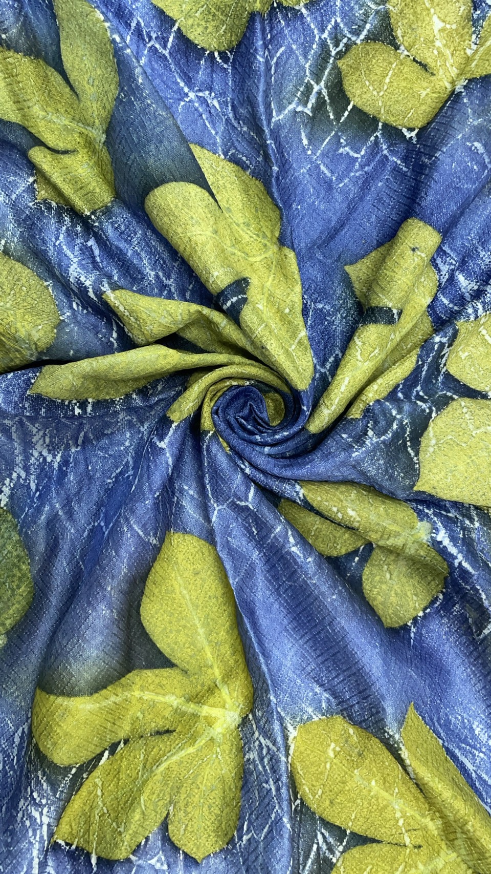 ผ้าคลุมไหล่ผ้าไหม Eco print เนื้อยกดอก มีชายครุย ขนาด 60x180ซม. สีน้ำเงินอมม่วง รหัส ECO-82-11146814