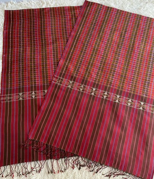 ผ้าขาวม้า มัดหมี่ ขนาด 65x200ซม. ลายโฮล พื้นสีแดง รหัส R4C-RT0712661