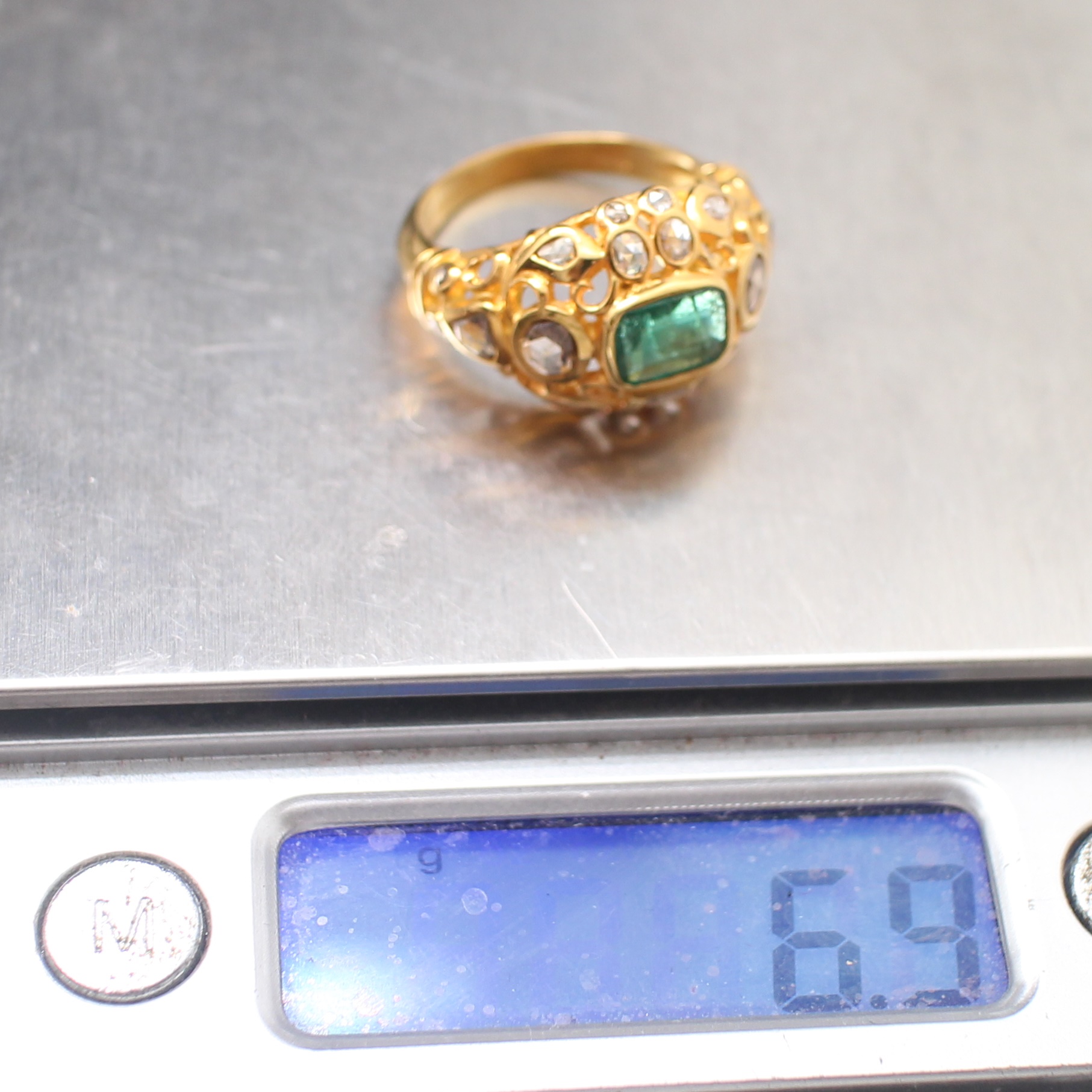 RG250135 แหวนมรกตประดับเพชรซีกลูกโลก ทองแท้ 90% นน. 6.9 กรัม ขนาดแหวน 57