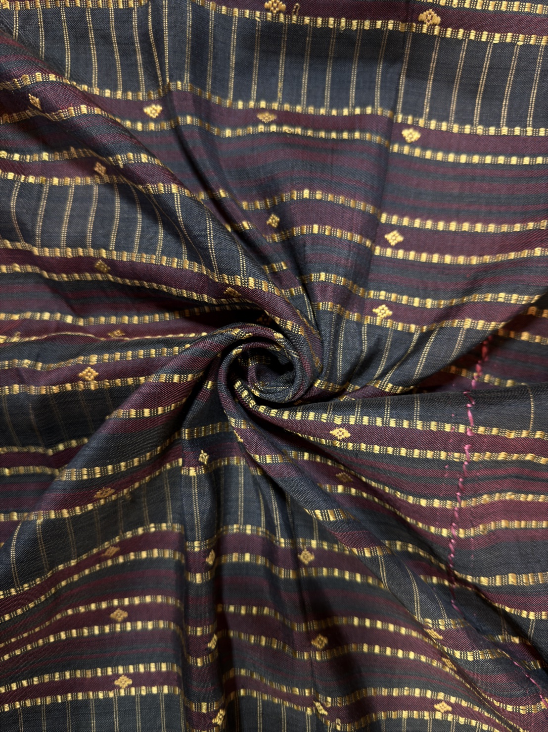 ซิ่นจกขิดไหม ขนาด1x2เมตร สีดำ รหัส R4F-155-1204681