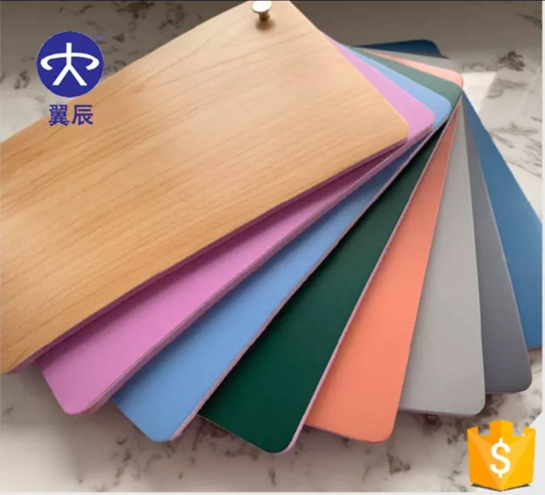 พื้นสนามกีฬาไวนิลpvc สนามแบตมินตัน สนามบาส สนามฟุตซอล