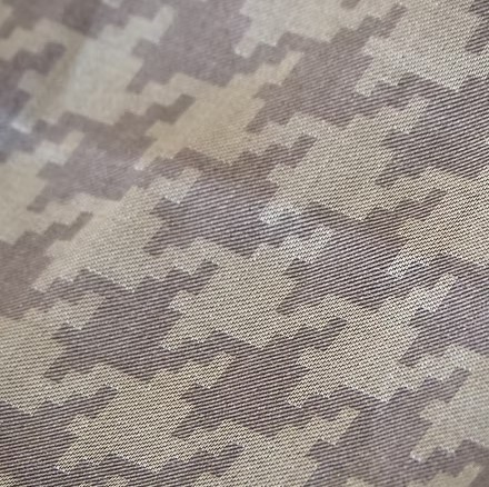 ผ้าไหมสปันซิลเกรด A+ ทอด้วยเครื่องอย่างประณีต หน้ากว้าง 148 ซม. สีครีม-สีน้ำตาล ตัดขายเป็นหลา รหัส CISP-CT-103143