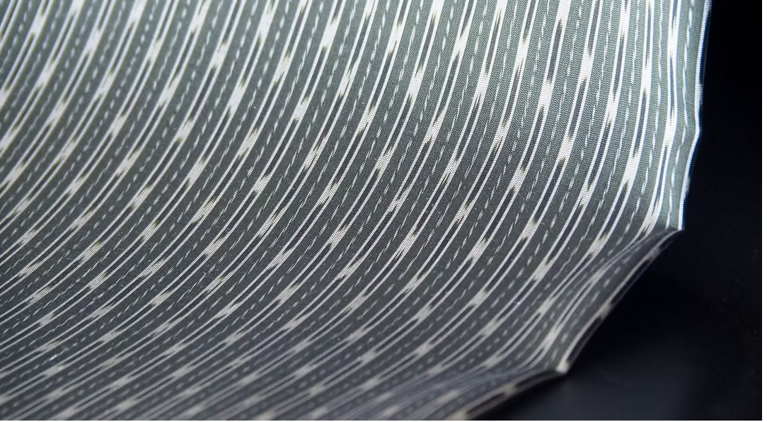 ซิ่น ผ้าไหมมัดหมี่ ไหมบ้าน ขนาด 1x2หลา พื้นสีเขียวดำ รหัส CISP-CT-102534