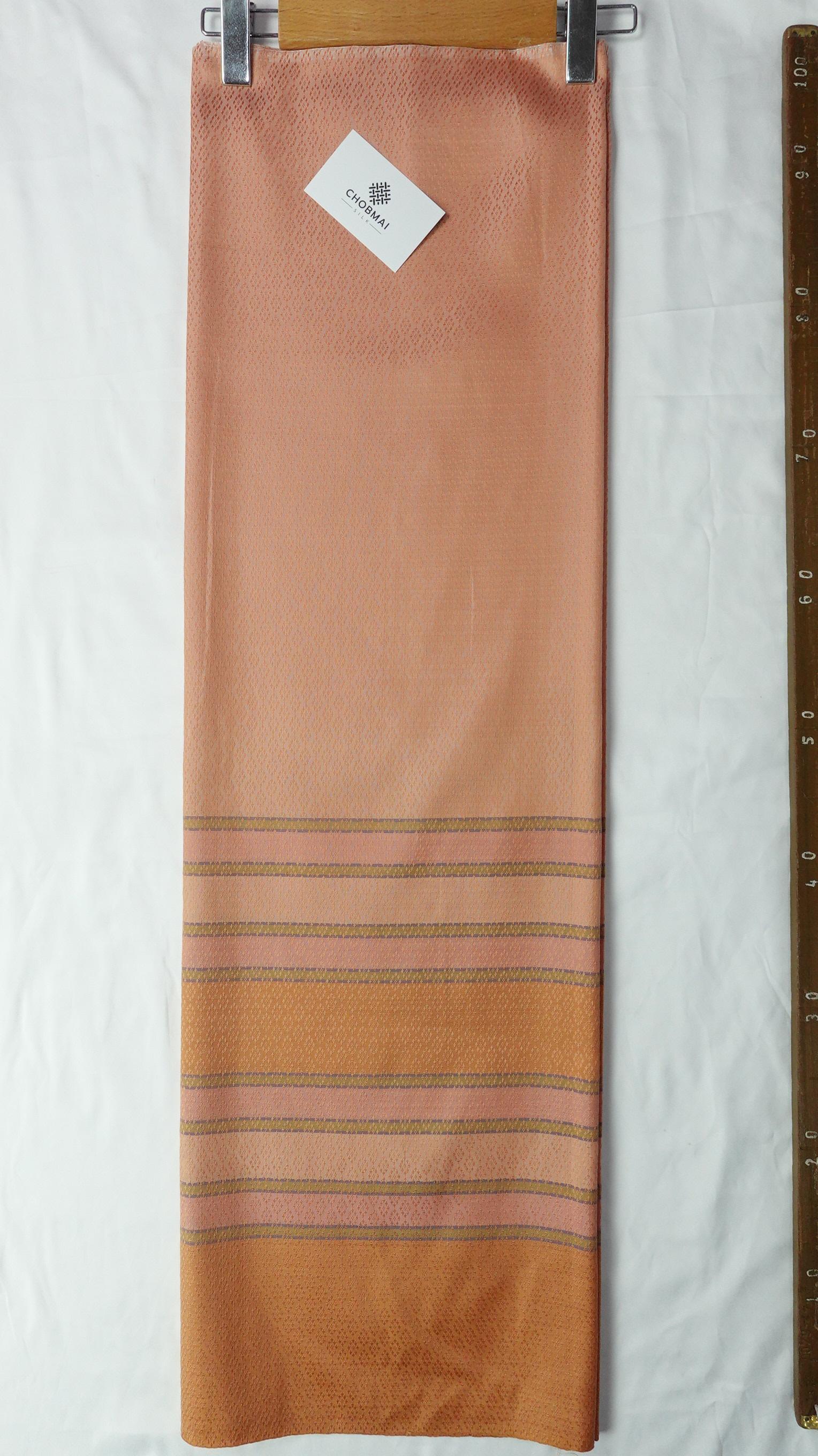 (ผ้าชุด)ไหมสีพื้นมีเชิง (ผ้าพื้น2หลา+ผ้าซิ่น2หลา) เฉดสีส้มโอรส รหัส B7C-NY-0128684