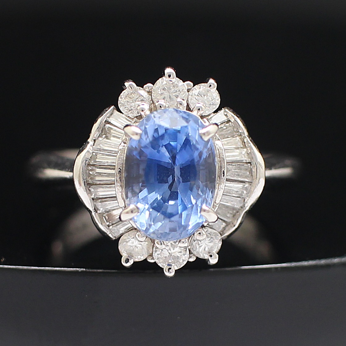 RG250221 แหวนไพลินซีลอน ประดับเพชรแท้ 0.60 กะรัต ตัวเรือน PT900 นน.รวม 5.7 กรัม ขนาดแหวน 52 มีใบเซอร์