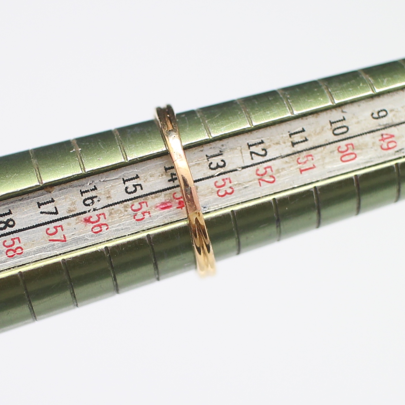 RG250094 แหวนเพชรเหลี่ยมคุชั่น Cushion 51 ตังส์ N-color (90) ล้อมเพชรกุหลาบ งานk2สี นน.รวม 3.2 กรัม ขนาดแหวน 54 มีใบเซอร์