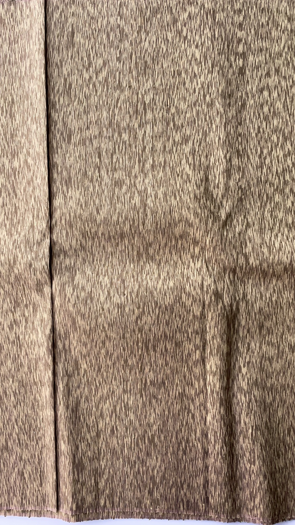 ผ้าไหมลายพิเศษ มัดหมี่เนื้อหนา ไหมแท้ ลายพร่างพรม สีน้ำตาลเบจเหลือบชมพู ตัดขายเป็นเมตร รหัส MMFZ-NY-SKU-39393