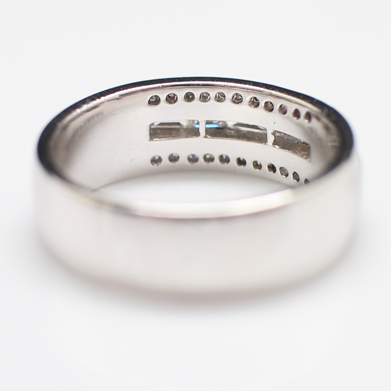 RG250150 แหวนเพชรแถวปอกมีด เพชรแท้ 0.11 กะรัต เพชรแทปเปอร์ 0.15 กะรัต ทองแท้ 14k นน.รวม 9 กรัม ขนาดแหวน 56