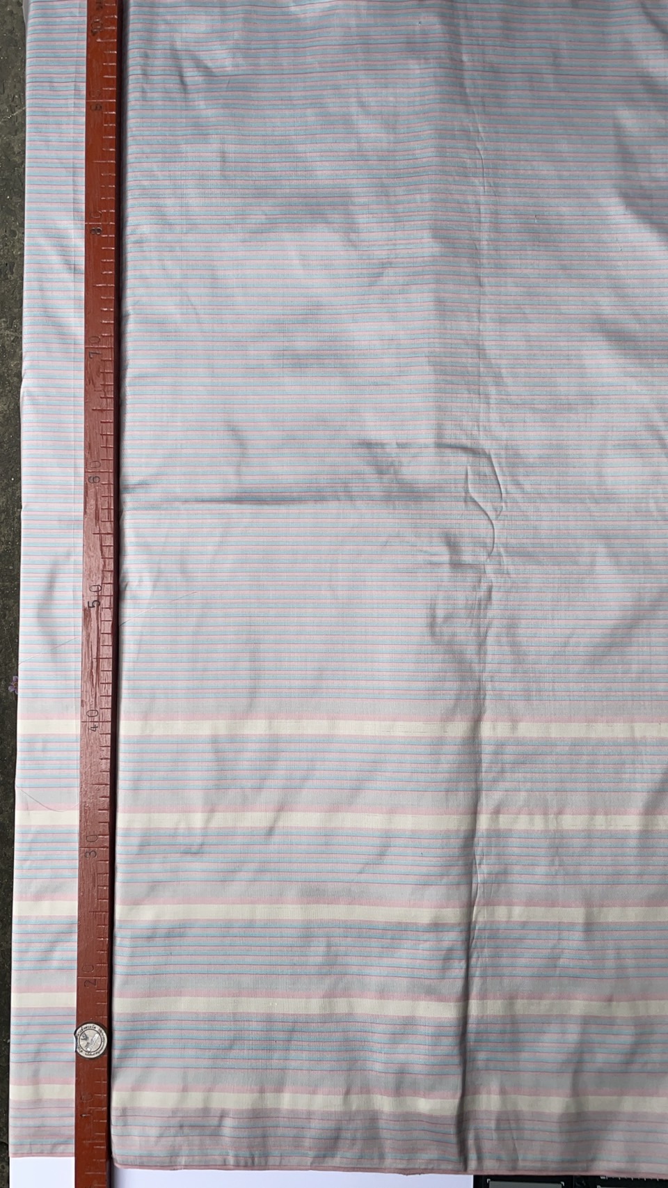 ซิ่น ผ้าไหมเนื้อเรียบแบบมีเชิง ไหมแท้ ขนาด 1x2เมตร ลายริ้ว สีเทาฟ้า รหัส B8-76-P4042