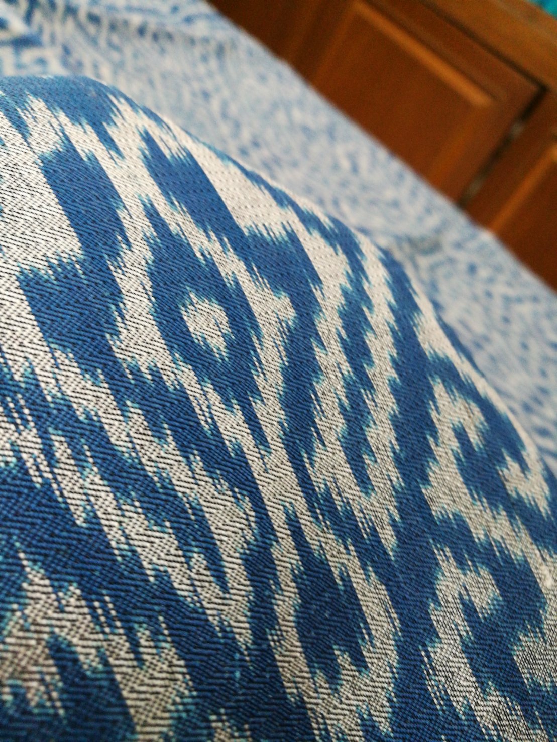 ซิ่น มัดหมี่ 3ตะกอ สีธรรมชาติ ไหมแท้ ขนาด 1x2เมตร มีปูมชายครุย ยกลายก้างปลา ย้อมคราม รหัส M3P-NY1102654