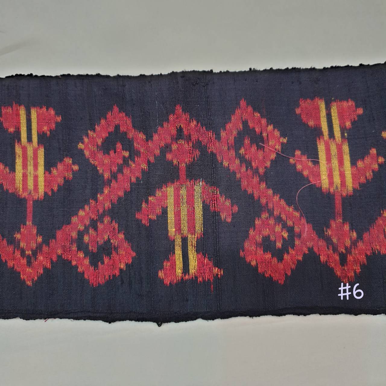 ดีนซิ่นไหมแท้ เนื้อไหมบ้าน ขนาด14×200ซม. สีดำแดง รหัส WN-NY-0815671331