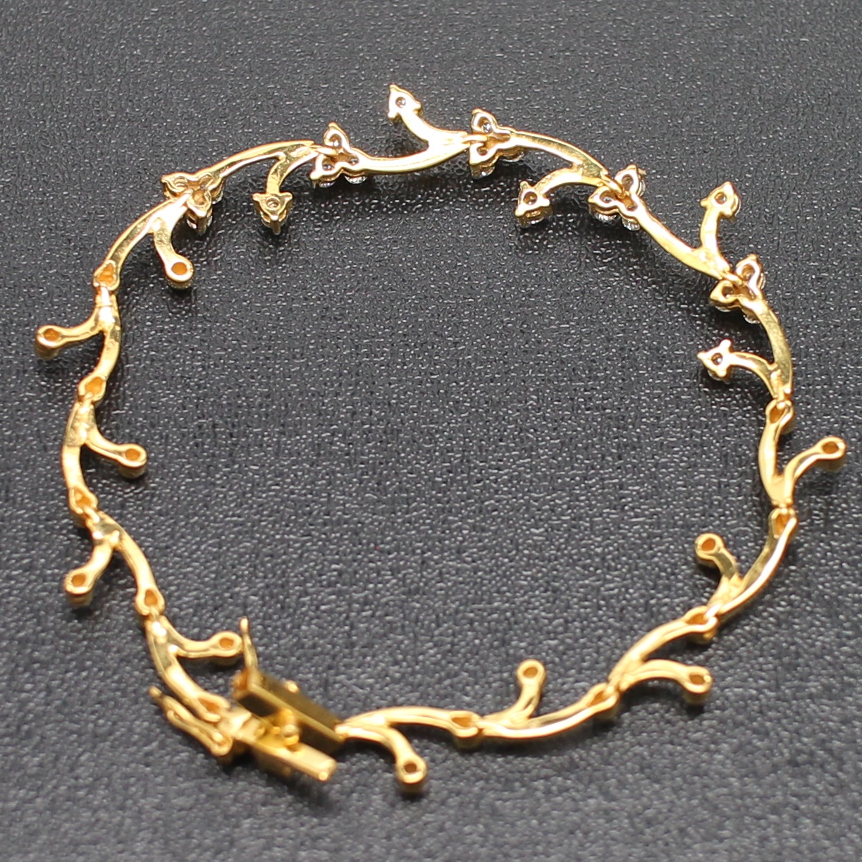 BL25066 สร้อยข้อมือเพชรใบไม้ เพชรแท้ 21 เม็ด 0.80 กะรัต ทองแท้ 90% นน.รวม 10 กรัม ยาว 17 ซม.