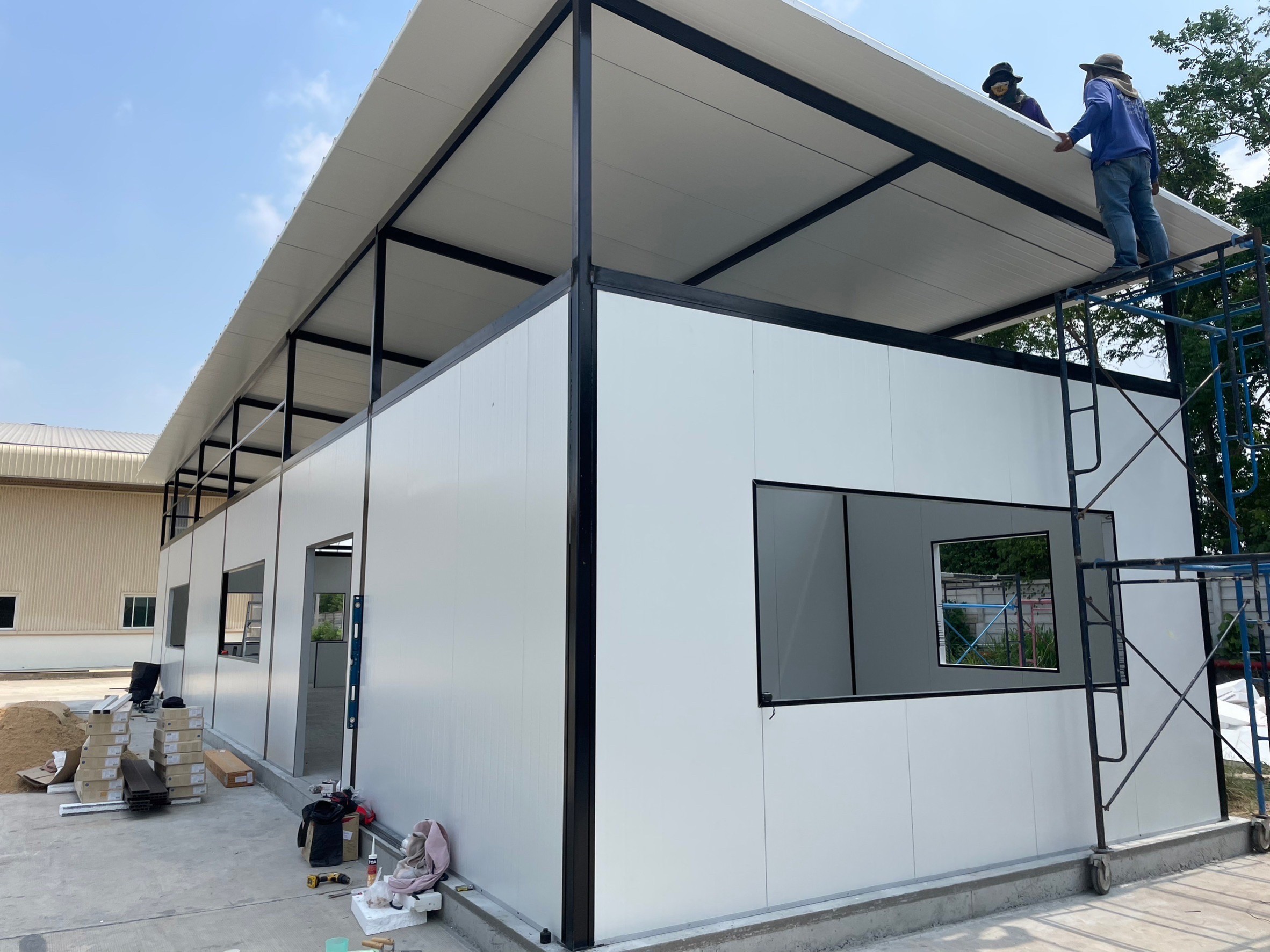 ออฟฟิศสำเร็จรูป บริษัทเหลียงซิ ขนาด5.00x20.00x4.50 เมตร