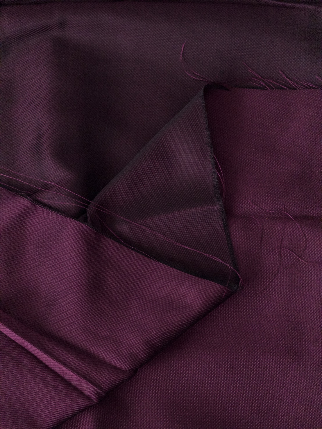 ผ้าไหมยก 4ตะกอ สีพื้นเนื้อลูกฟูก ไหมแท้ สีม่วงมังคุด (ราคาต่อเมตร) รหัส B-119-1058WA5