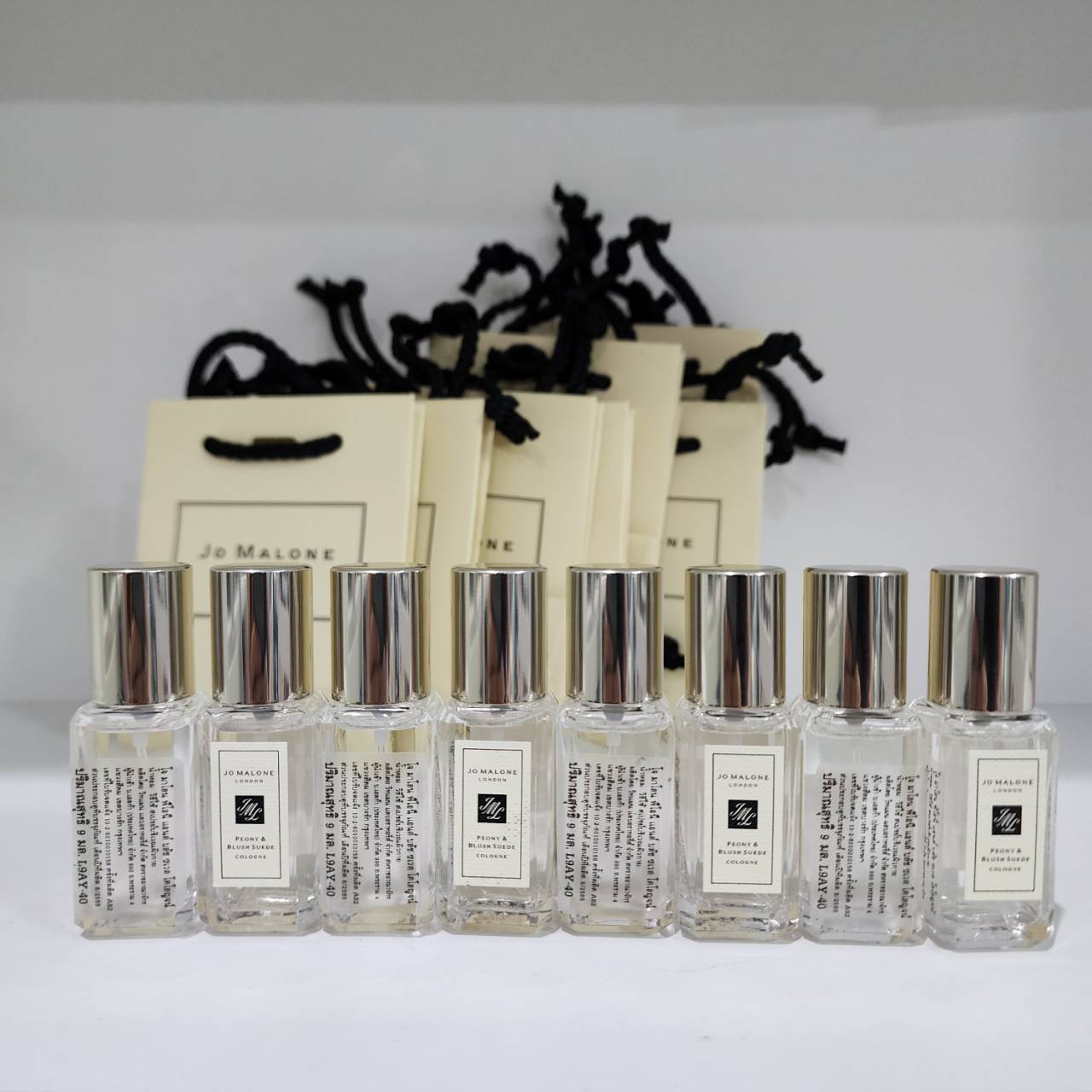 น้ำหอมจิ๋วมินิ Jo malone Peony & Blush suede 9ml ป้ายไทย มาพร้อมถุงจิ๋วกับริบบิ้น ให้เป็นของขวัญน่ารักๆได้ค่ะ ( Mini Perfume น้ำหอมขนาดพกพา) น้ำหอมจิ๋วมินิแบบทดลองแบบสเปรย์ พกพาก็สะดวกใช้ฉีดตามจุดชีพจร