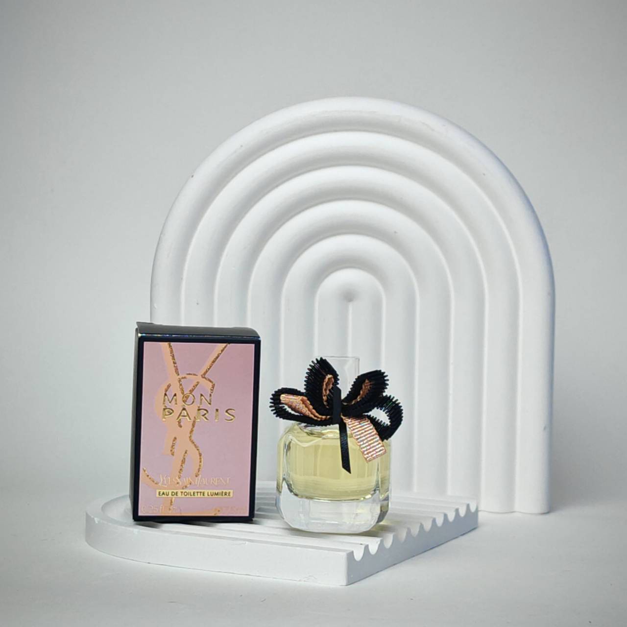 น้ำหอมจิ๋วมินิ YSL Mon Paris Lumiere EDT 7.5ml แบบแต้มมีกล่อง ( Mini Perfume น้ำหอมขนาดพกพา) น้ำหอมจิ๋วมินิ ขวดน่ารัก ตั้งโชว์ก็สวย พกพาก็สะดวก หัวแต้มตามจุดชีพจร