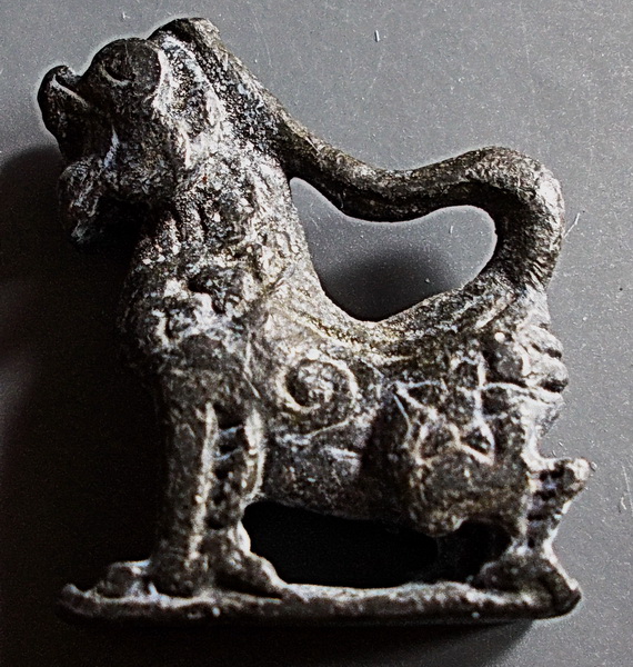 สิงห์คอยาว เนื้อตะกั่ว รุ่นแรก หลวงพ่อกวย วัดโฆสิตาราม จ.ชัยนาท ปี 2521