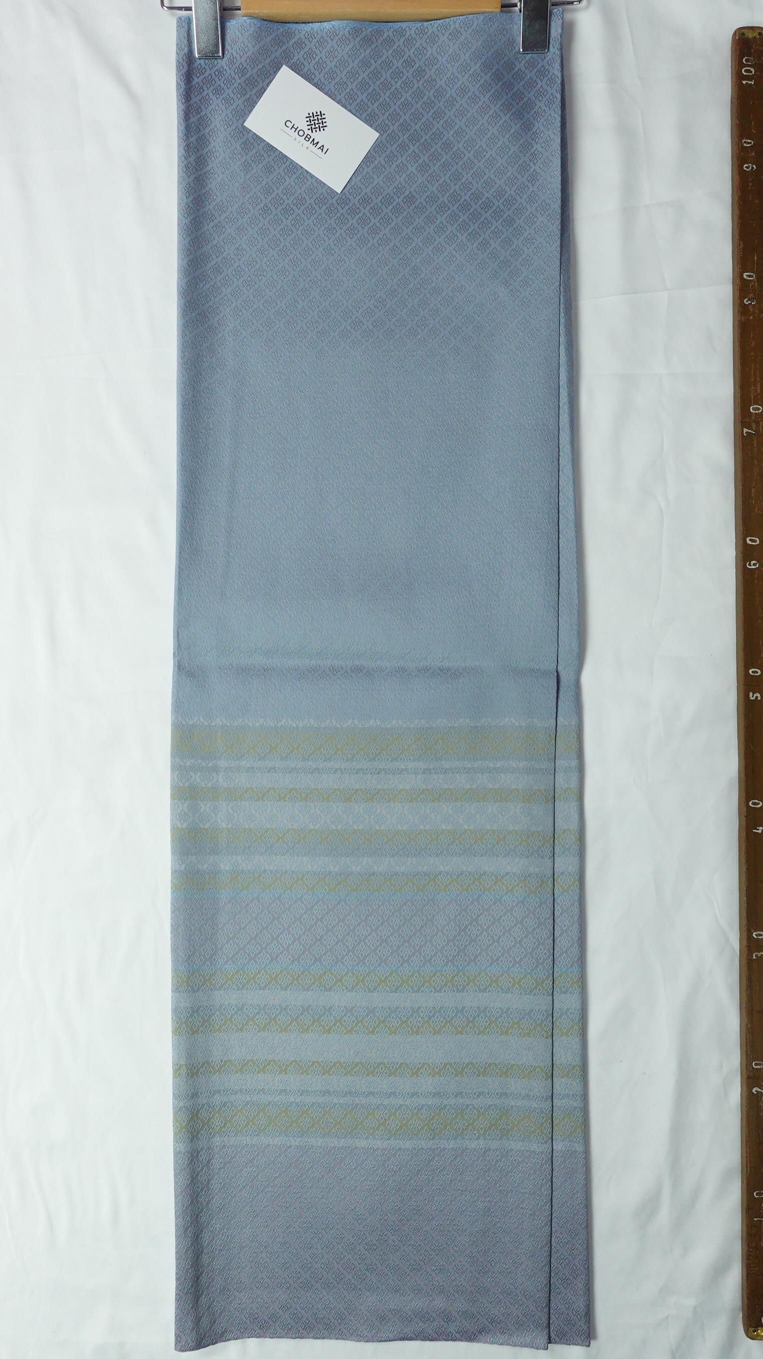 ซิ่น ผ้าไหม ยกดอกมีเชิง ขนาด 1x2หลา ไหมแท้ เฉดสีฟ้าเทา รหัส B7-NY-012468078