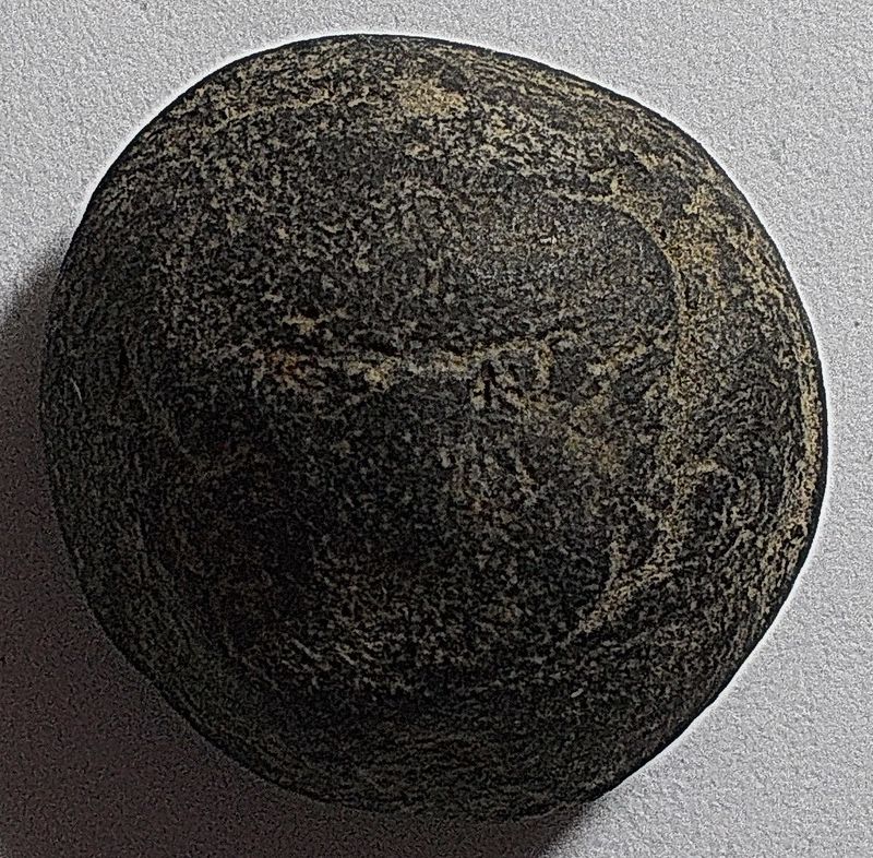 เม็ดกระดุม เนื้อดิน ศิลปทวารวดี