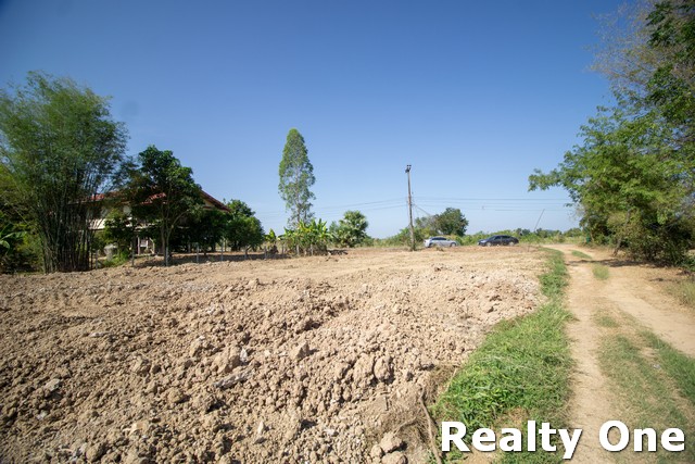 ขาย ที่ดิน ถมแล้ว ติดถนนลาดยาง ต.ศรีนาวา อ.เมือง นครนายก