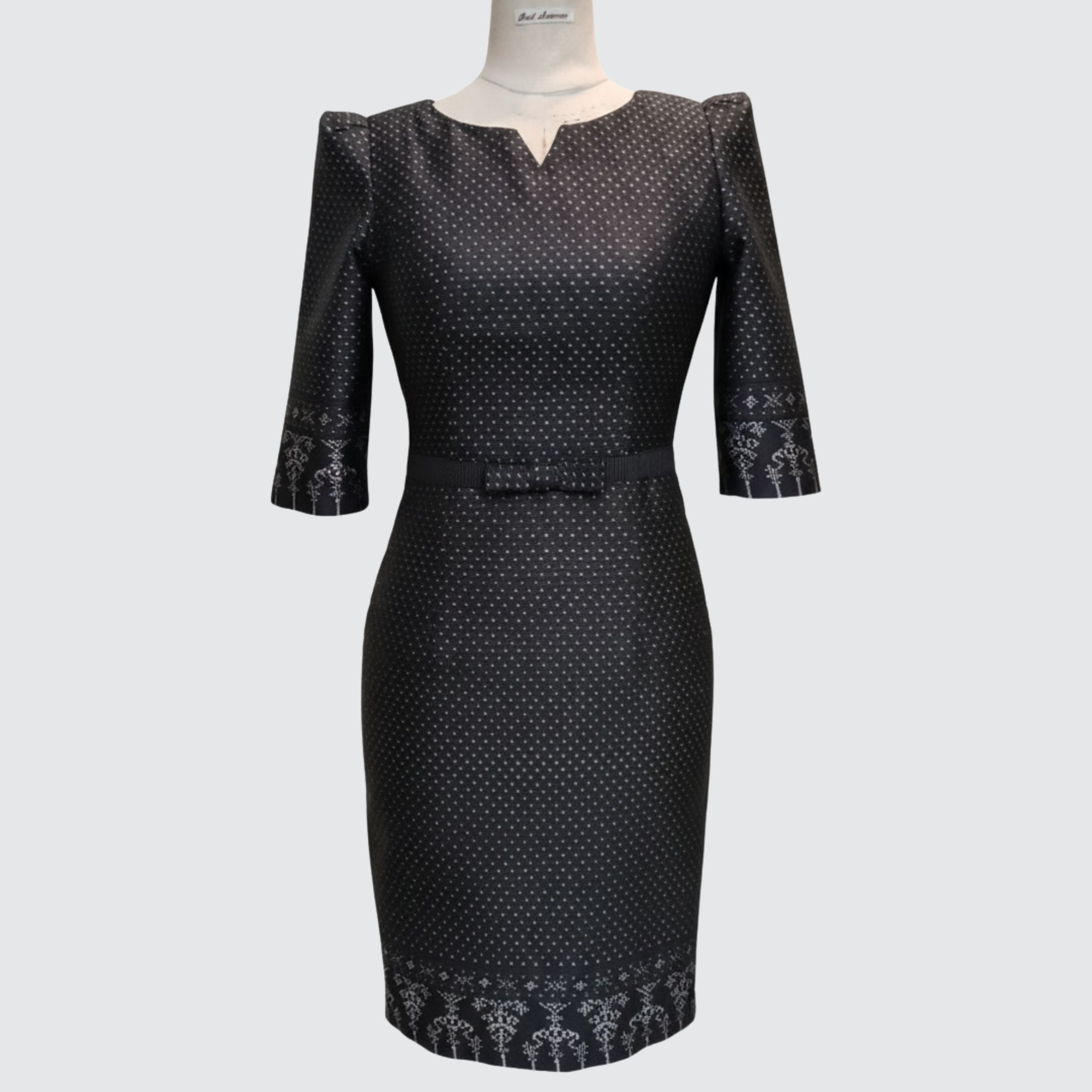 ชุดเดรส ตัดเย็บจากผ้าไหมมัดหมี่เนื้อเรียบ ผ้าไหมแท้100% | ตัดเย็บตามรูปร่าง | เลือกผ้า ส่งไซส์ได้