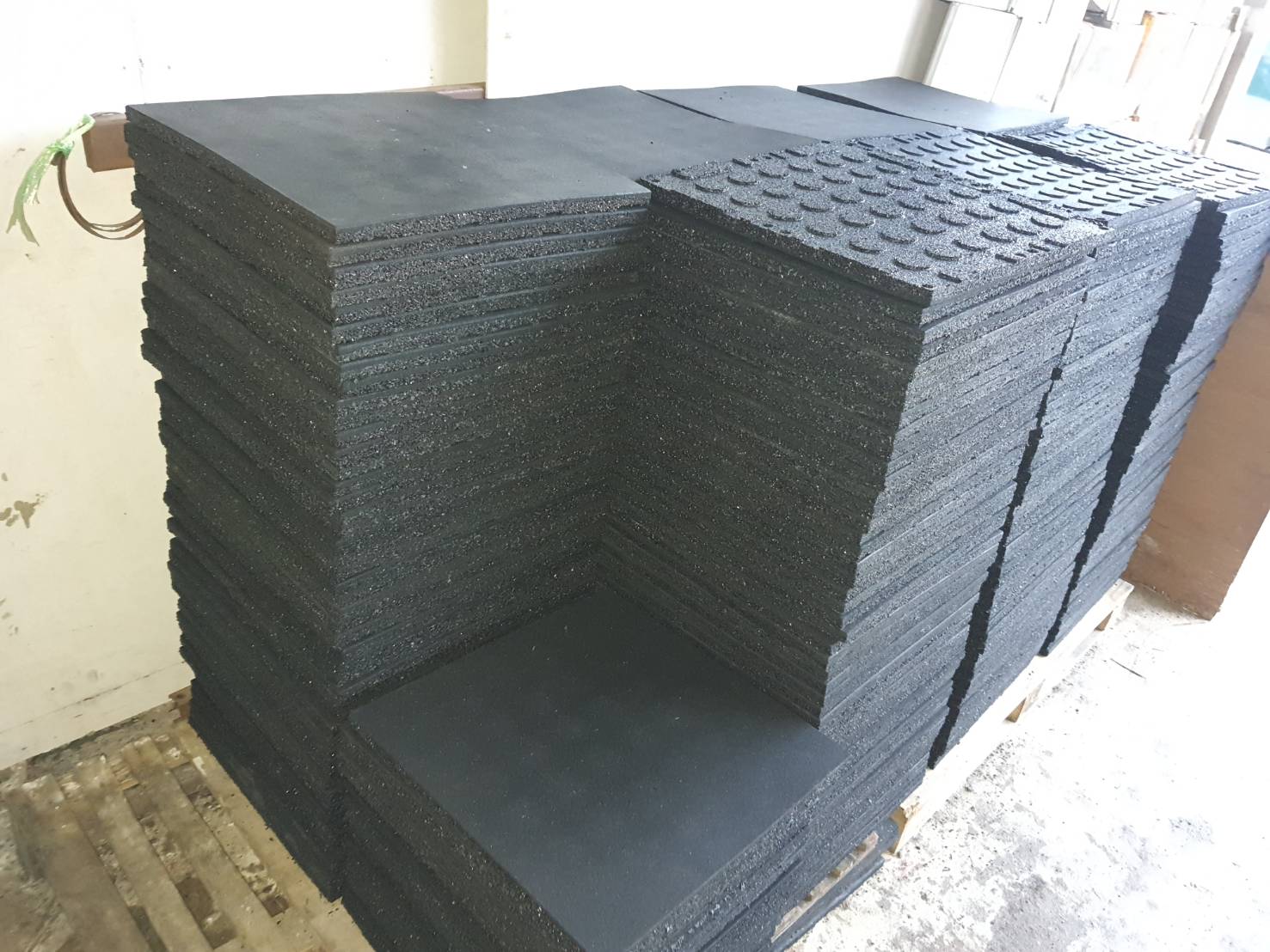 แผ่นยางปูพื้นฟิตเนส ชนิดหนาพิเศษ 4cm