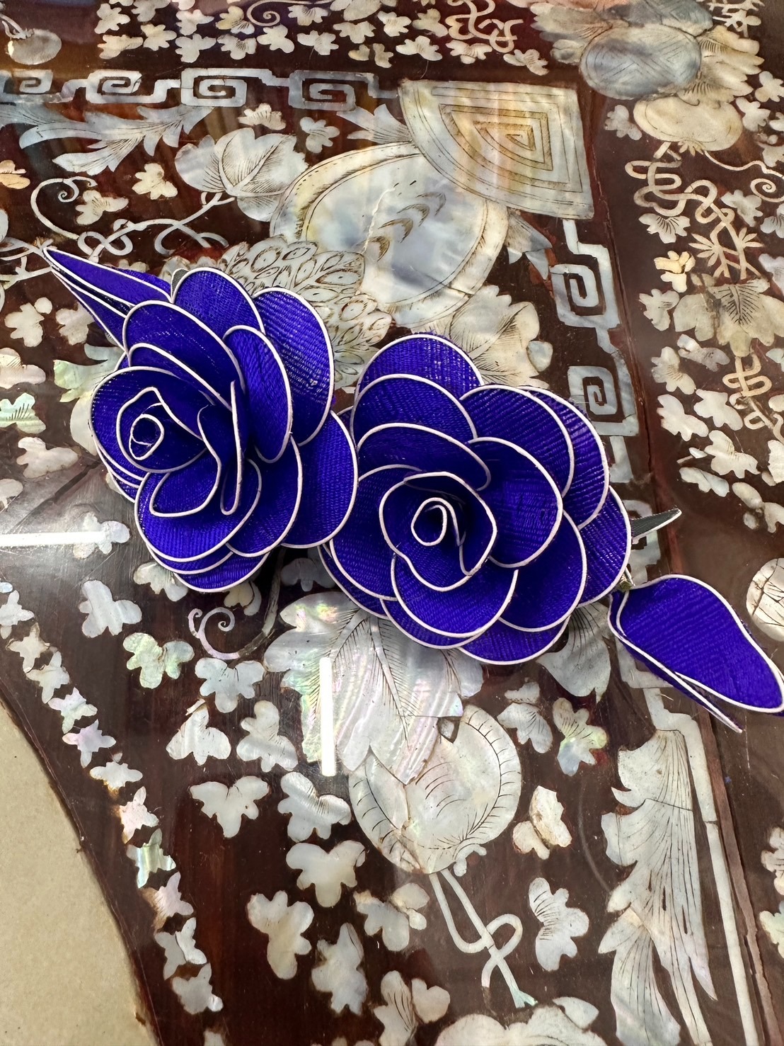 ดอกกุหลาบผ้าไหม (กลัดหน้าอก) สีน้ำเงิน GF-A185