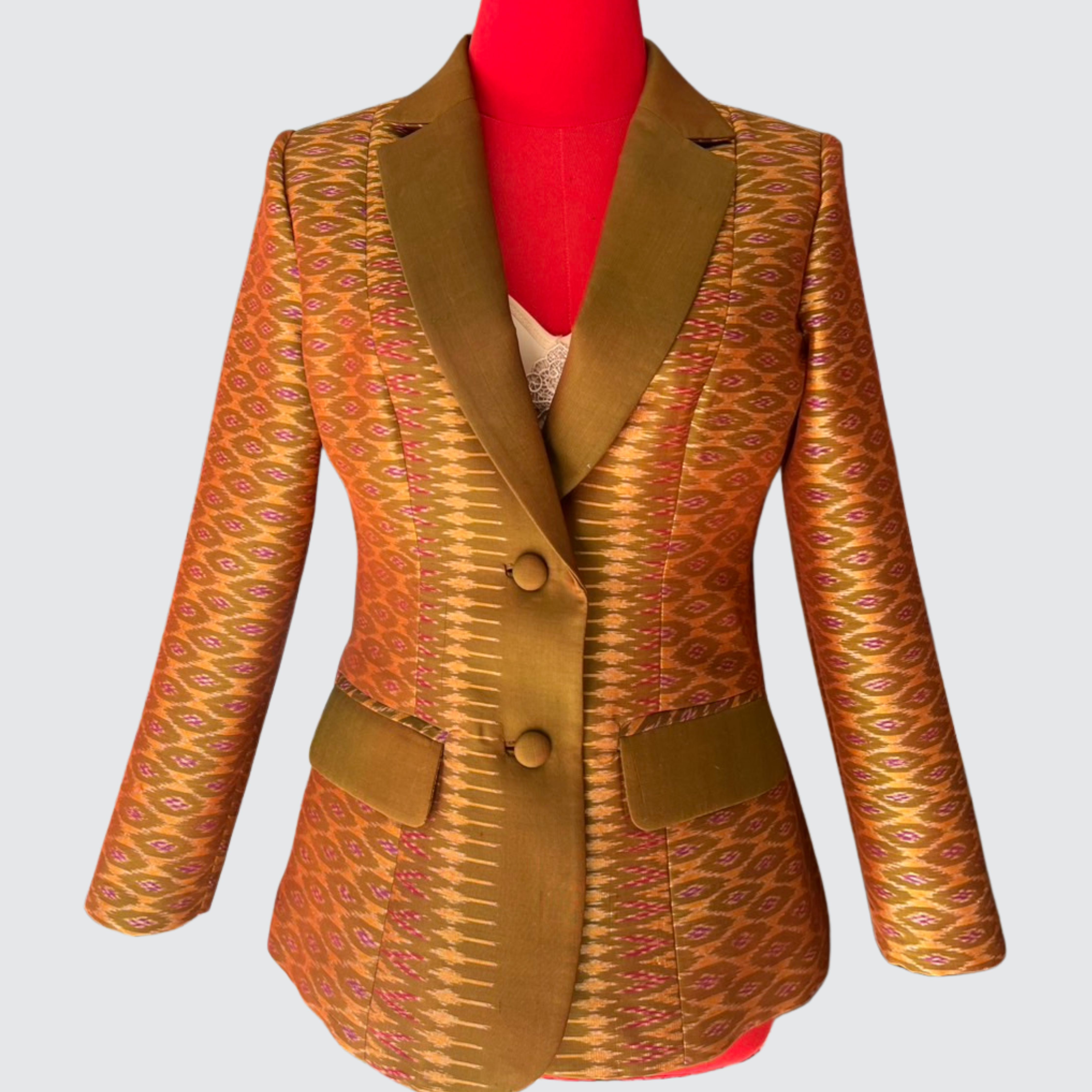 สูทหญิงแขนยาว ตัดเย็บจากผ้าไหมมัดหมี่เนื้อเรียบ ไหมแท้ 100% | ตัดเย็บตามรูปร่าง | เลือกผ้า ส่งไซส์ได้