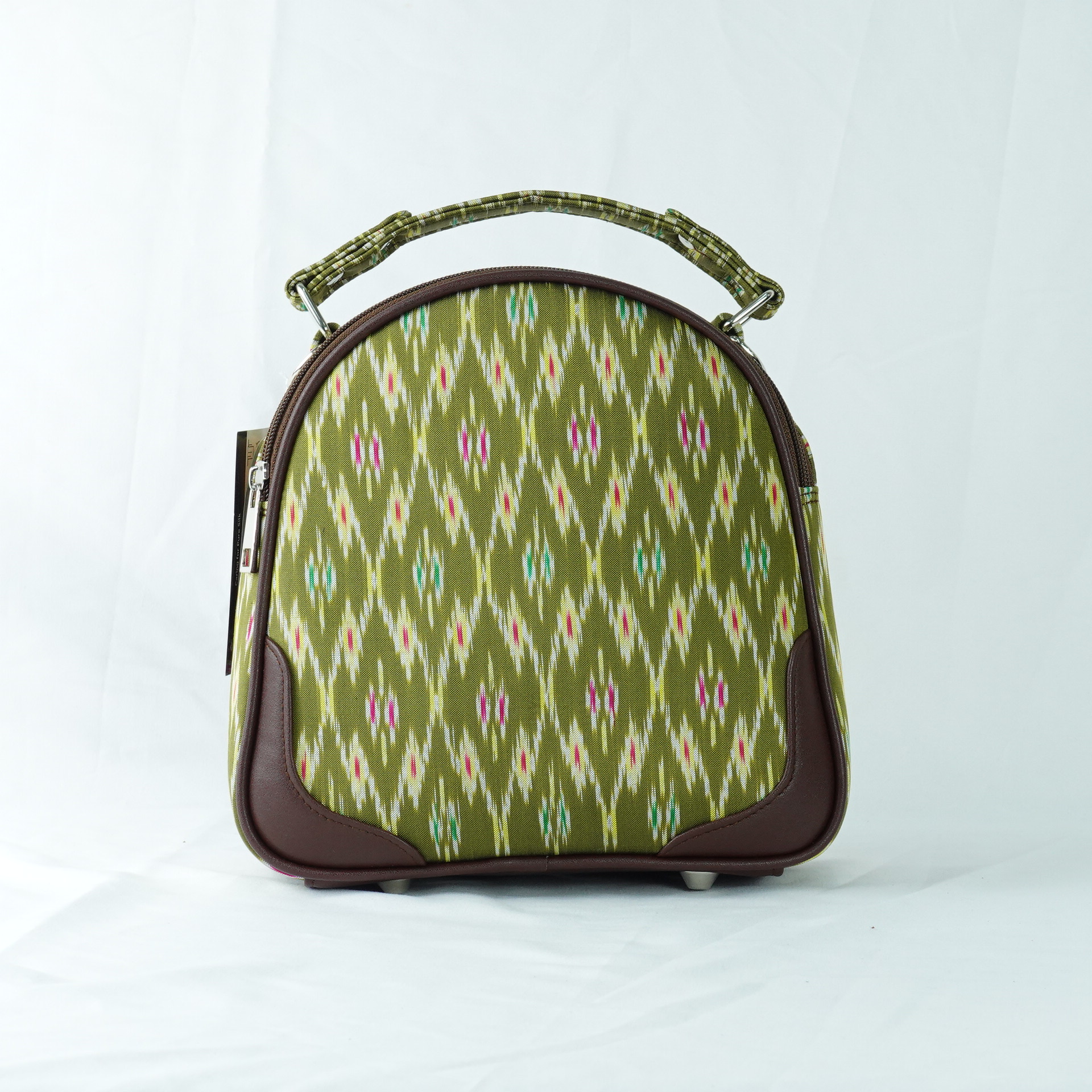 กระเป๋าถือไหมแท้ทรงโดมหลังเต่า พร้อมสายสะพาย ขนาด 8x21x21 ซม. ความสูงหูจับ 7 ซม. สีเขียว รหัส GO-TT-060468152