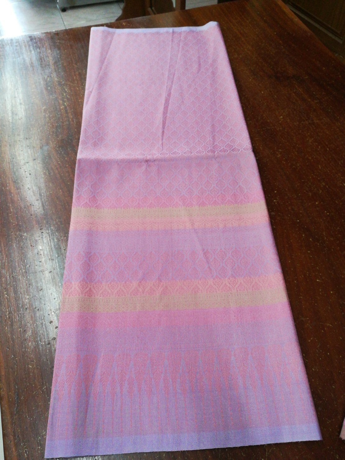 ซิ่น ผ้าไหมยกสุรินทร์ ไหมแท้ 32ตะกอ ไหมแท้ ขนาด 1x2เมตร ลายกาญจนา สีม่วงชมพูกลีบบัว N11-NY0524662