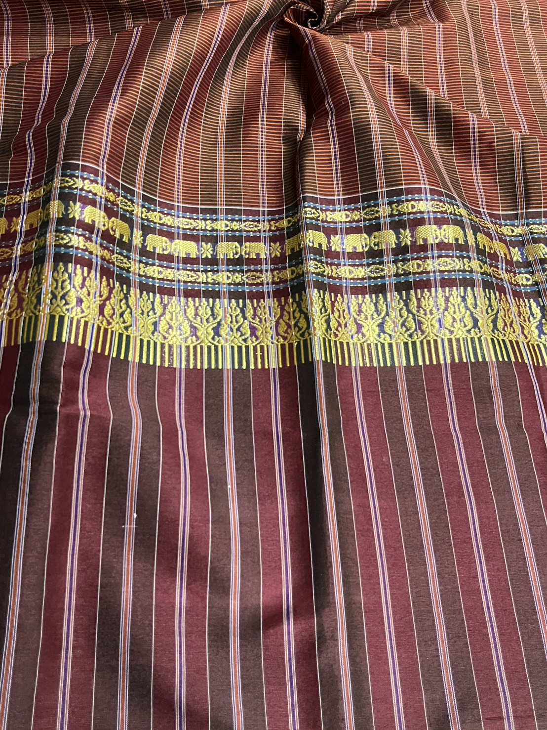 ผ้าขาวม้า ไหมแท้ ยกขิดดิ้นลายช้าง มีชายครุย ขนาด 65X200ซม. รหัส R4E-NY-7