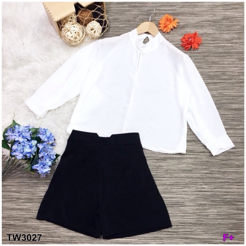 Set 2ชิ้น เสื้อคอปีนแขนยาว+กางเกงขาสั้นเอวเว้า TW3027