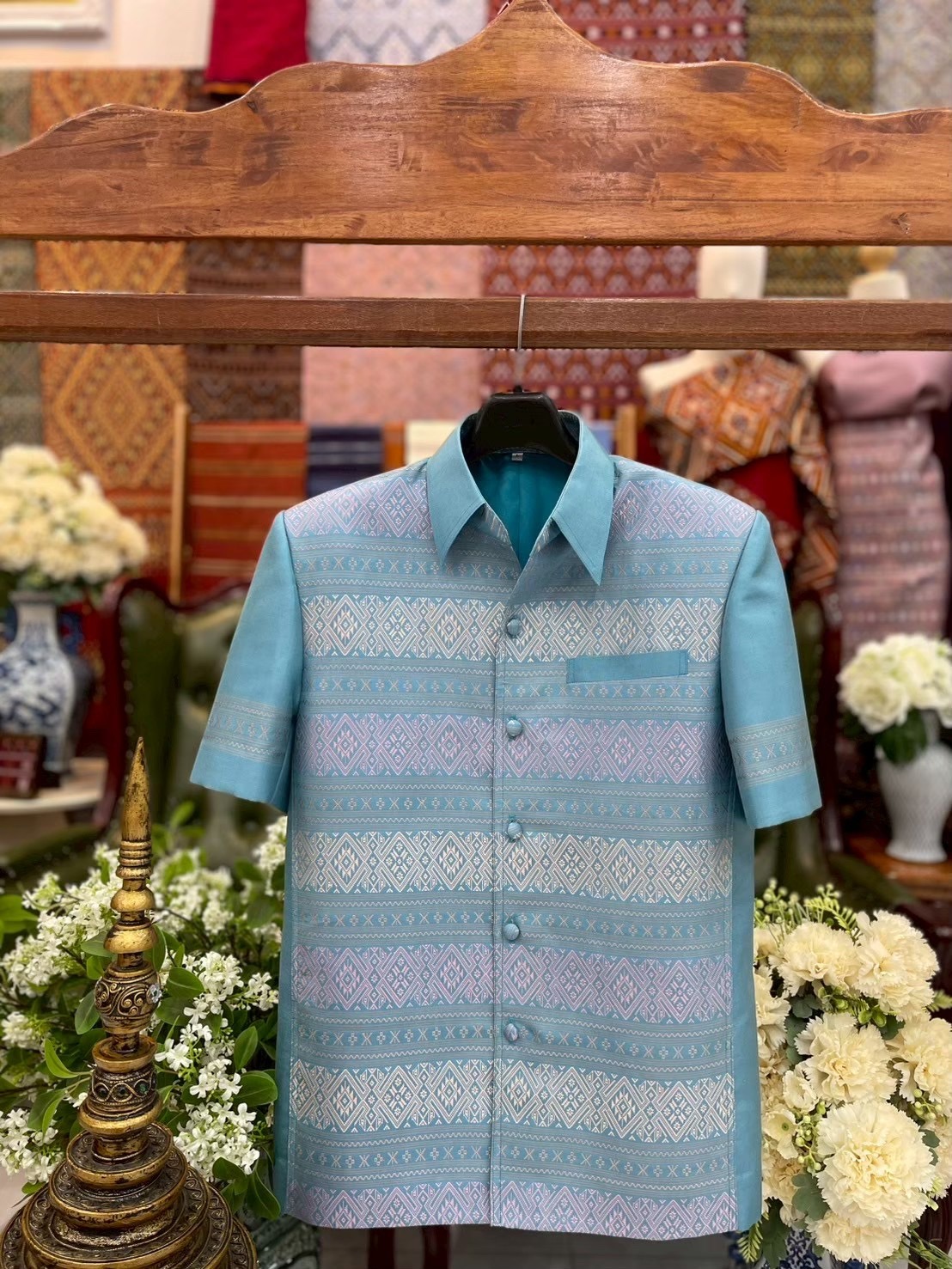 เสื้อสูทไหมแพรวา แขนสั้น สีฟ้า ไซส์L รหัส DR-BM-0523687