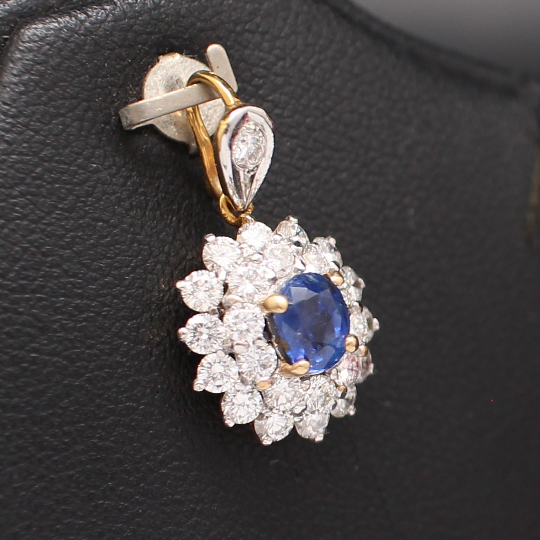 PD25068 จี้ไพลินซีลอนล้อมเพชร 2 ชั้น เพชรแท้ 1.34 กะรัต ทองแท้ 18k นน.รวม 3.3 กรัม ไพลินซีลอนดิบ ใบเซอร์ IGL