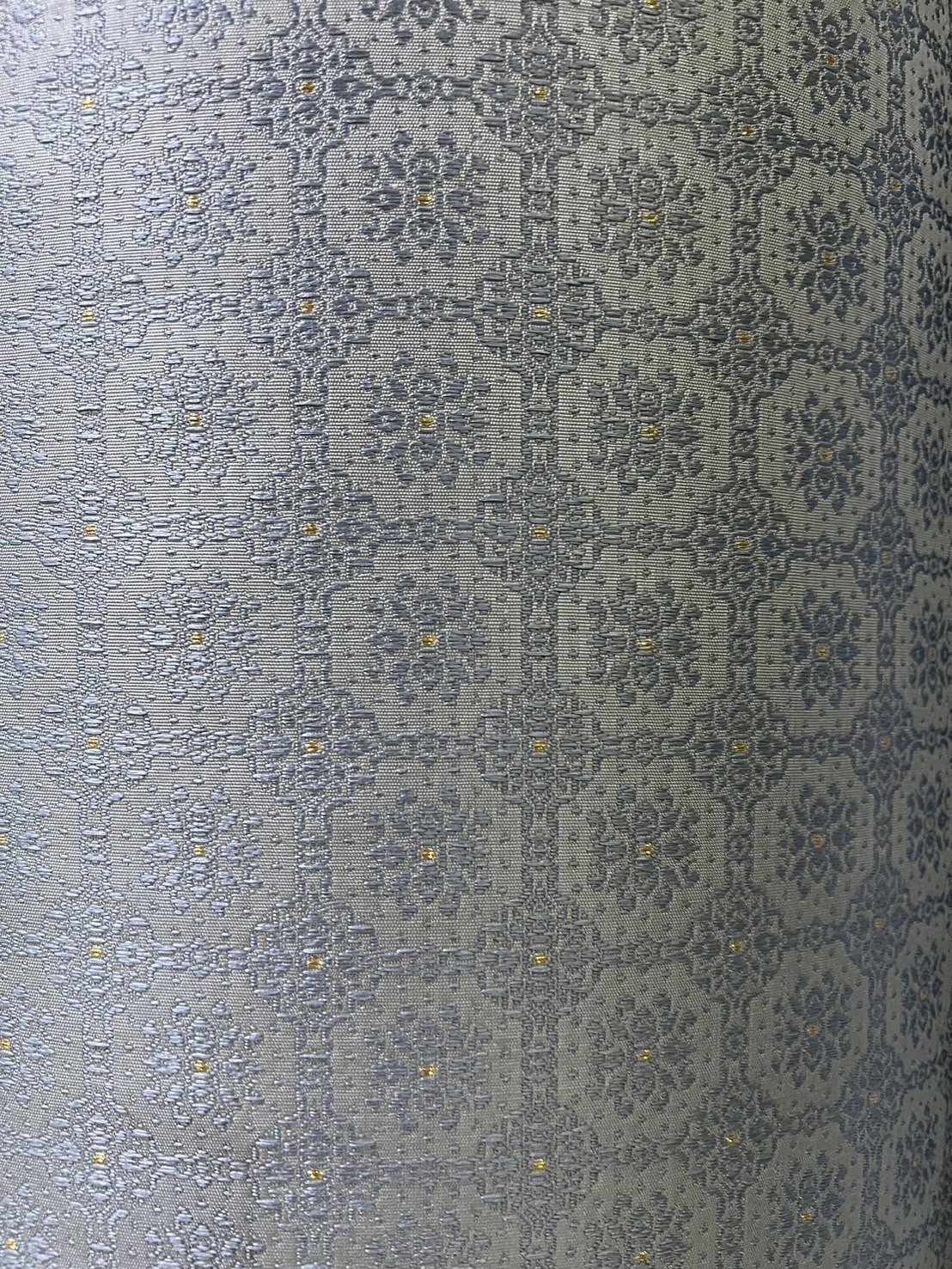 (ผ้าชุด)ผ้าไหมยกดอกลำพูน เกาะเชิงดิ้นทอง ขนาด 1.02x4.57เมตร ลายเหลี่ยมจันทร์ พื้นสีฟ้าเทา รหัส N90-29-TR0414