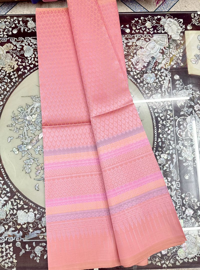 ซิ่น ผ้าไหมยกสุรินทร์ ไหมแท้ ขนาด 1x2เมตร พื้นสีชมพูโอรส รหัส N11-ST-0417680