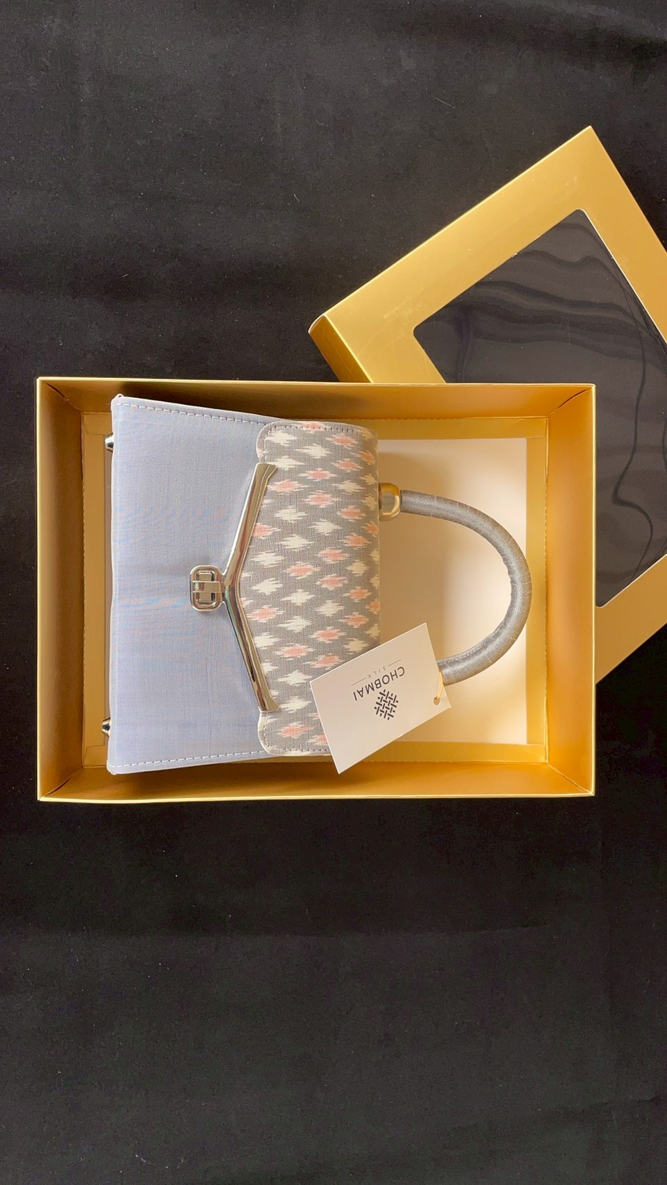 กล่องฝาครอบ เมทลิค ขนาด 12x9.2x3.8นิ้ว. ผูกโบว์ พร้อมส่งมอบ รหัส BX-ME-09116811