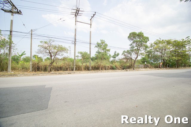 ขาย ที่ดิน ถมแล้ว ม.ธัญธานี ลำลูกกา คลองสี่ ซ.ลำลูกกา 71 ติดถนนคอนกรีต