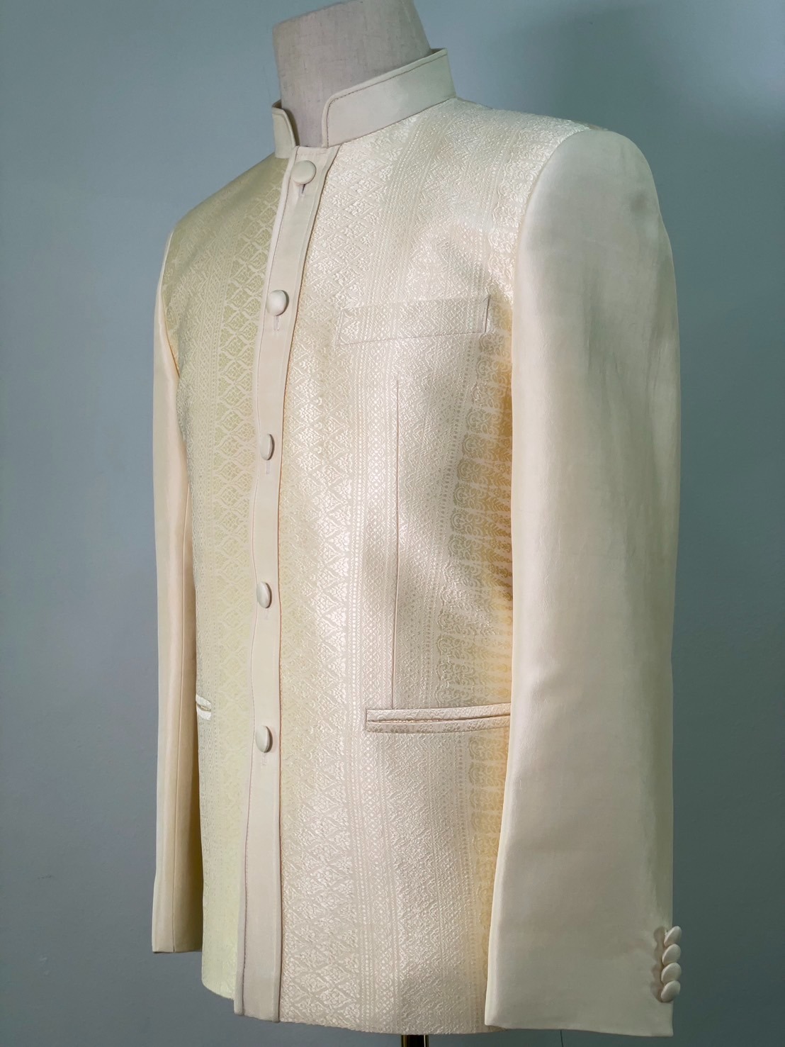 แบบตัด สูทพระราชทานชาย ผ้าไหม (ไม่รวมผ้า) chobmai x ARW รหัส CUT-ARW-0519671