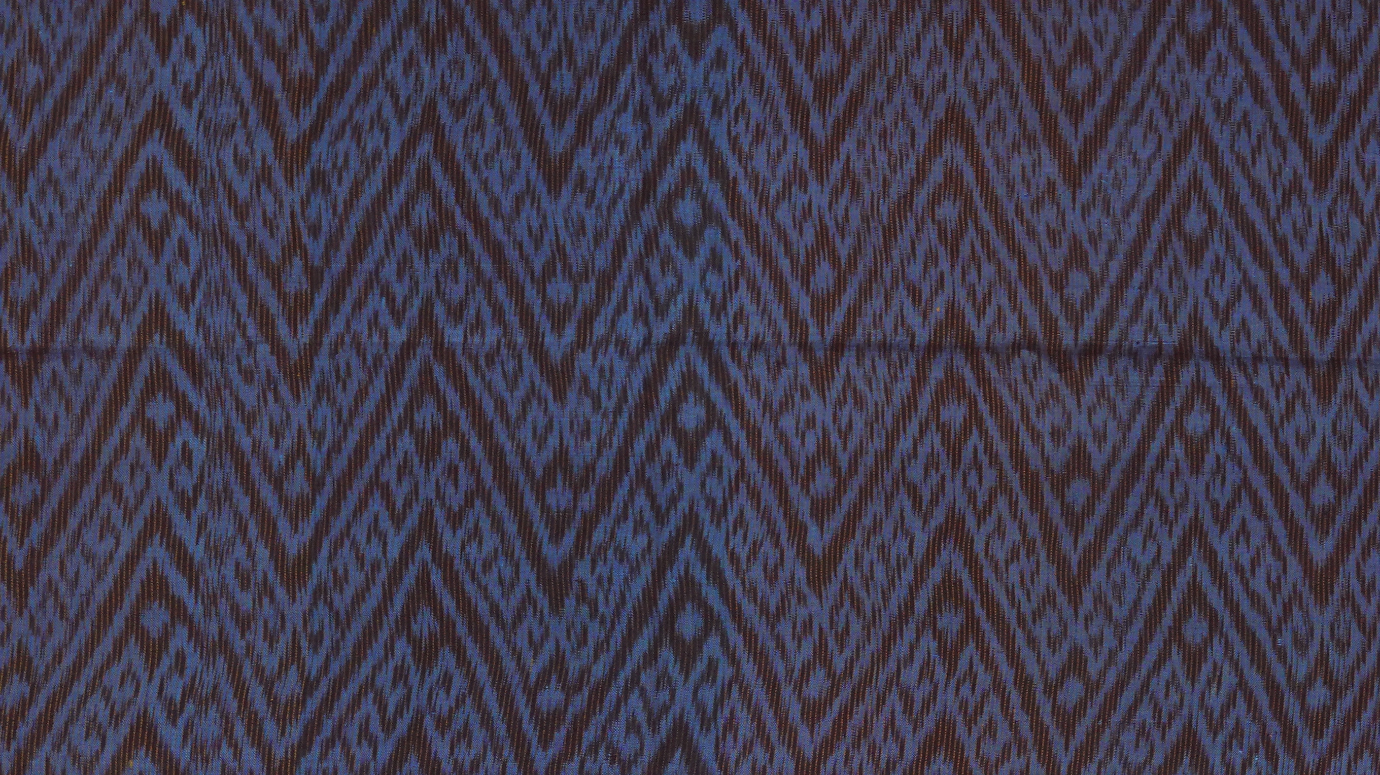 ซิ่น ผ้าไหมมัดหมี่ 3ตะกอ ไหมควบเส้น ขนาด 1x2เมตร ลายบันไดสวรรค์ พื้นสีน้ำตาล ลายมัดหมี่สีม่วง รหัส R2Q-ME-066-122067091