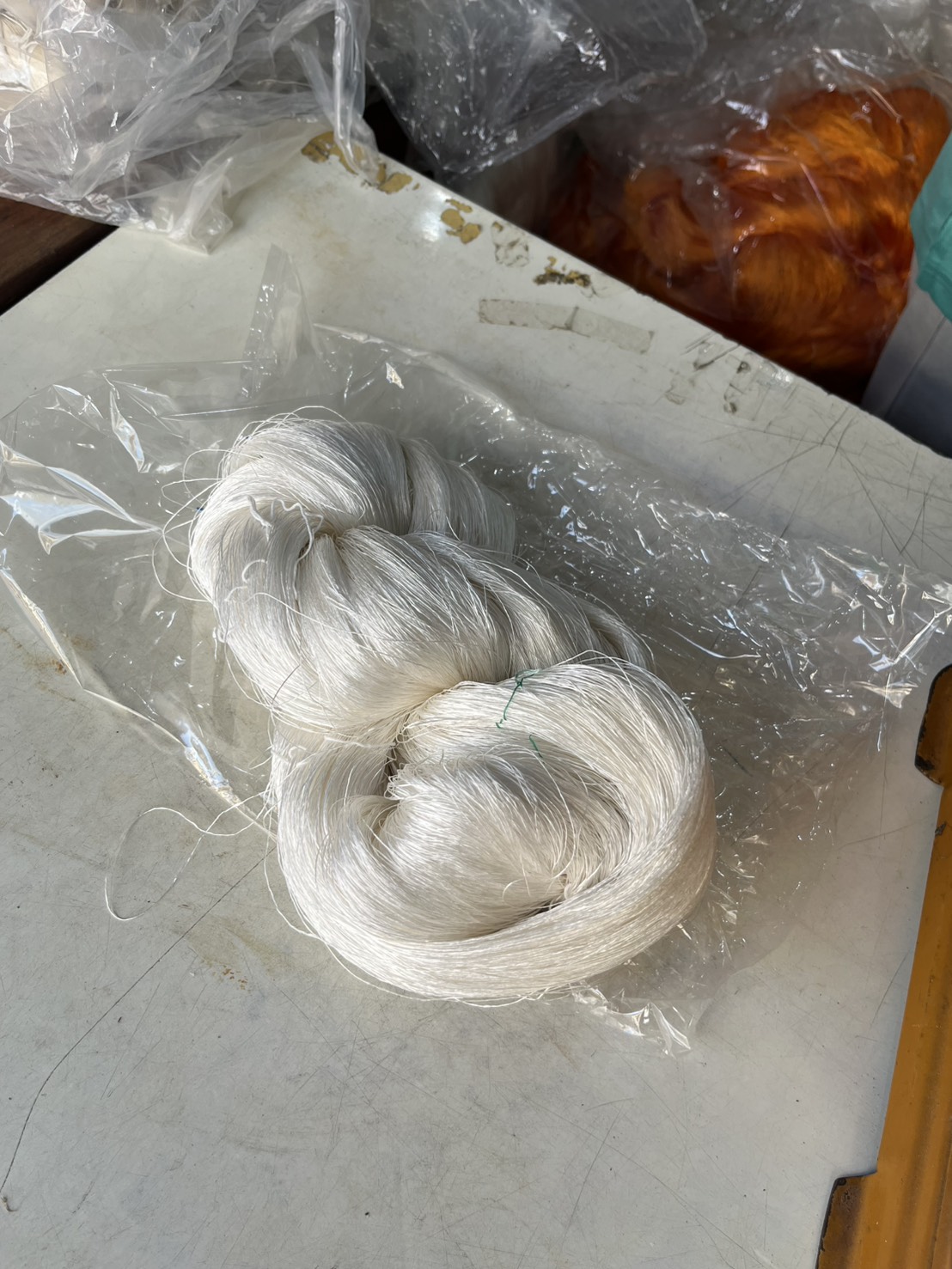 เส้นไหมฟอก (1ไจ) ไหมแท้100% สีขาว รหัส AA-1112680