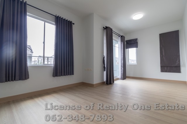 ขายบ้านแฝดใหม่! เดอะวิลเลจ แจ้งวัฒนะ-ติวานนท์ อารียา 39.8 ตร.วา บ้านเปล่า ไม่เคยเข้าอยู่