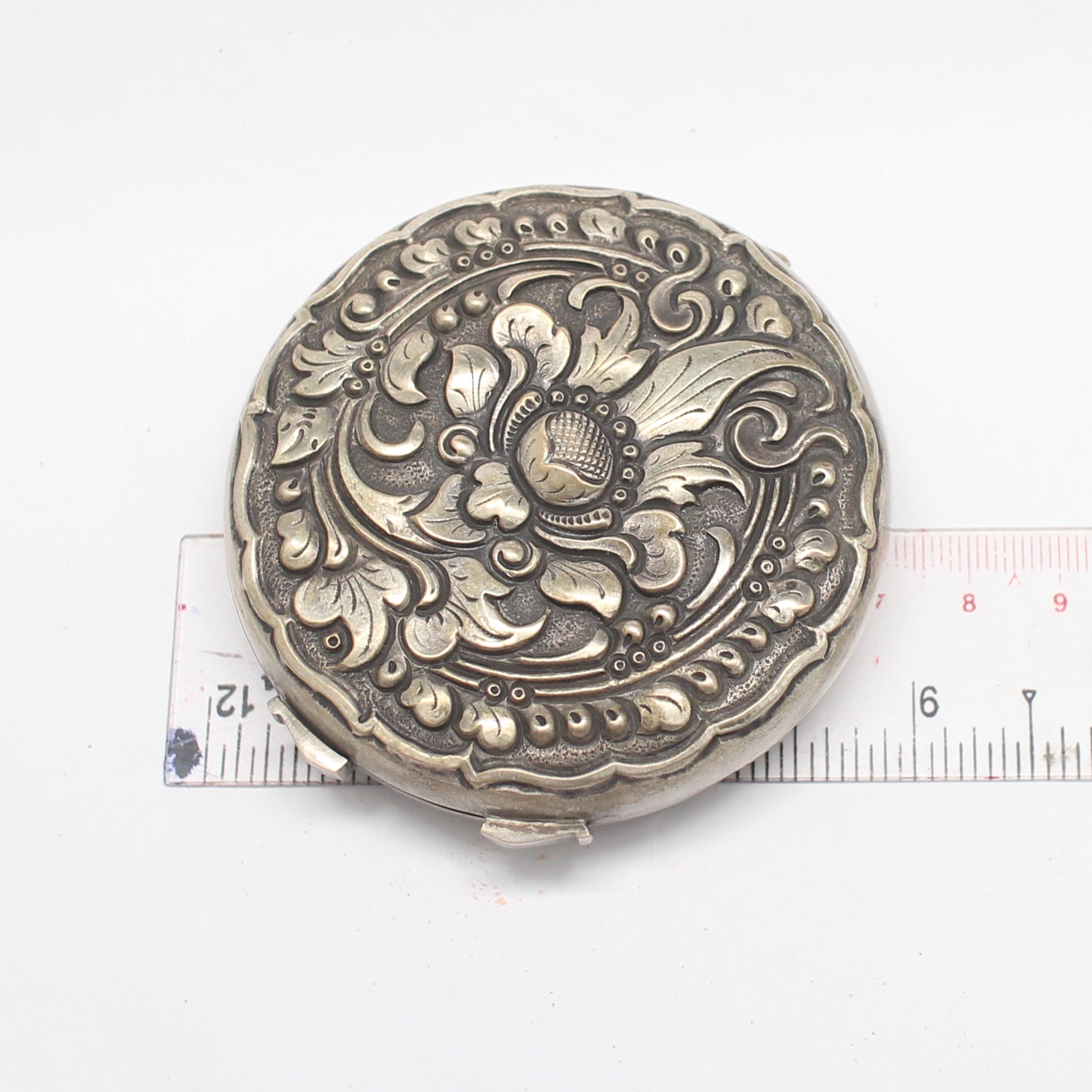 SI297 ตลับแป้งเงิน เงินแท้ 60% นน. 82.5 กรัม