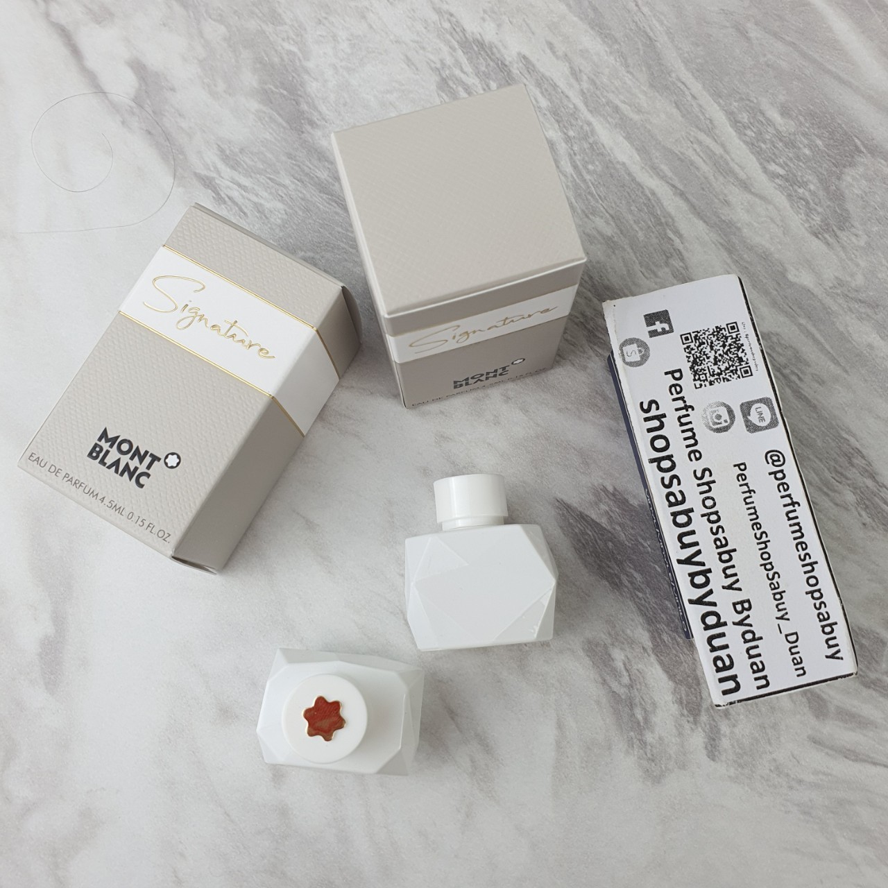 น้ำหอมจิ๋วมินิ MontBlanc Signature EDP 4.5ml แบบแต้มมีกล่อง ( Mini Perfume น้ำหอมขนาดพกพา) น้ำหอมจิ๋วมินิ ขวดน่ารัก ตั้งโชว์ก็สวย พกพาก็สะดวก หัวแต้มตามจุดชีพจร