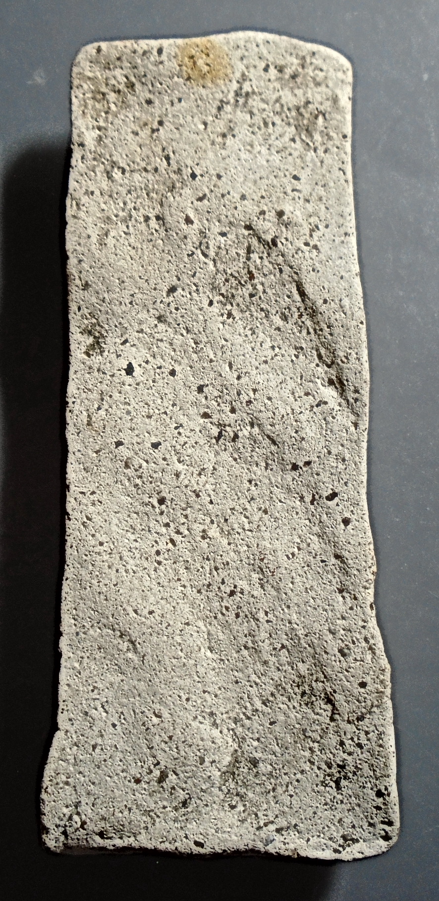 พระพุทธ เนื้อผง สะดุ้งกลับ พิมพ์สี่เหลี่ยมผืนผ้าหลังเรียบ