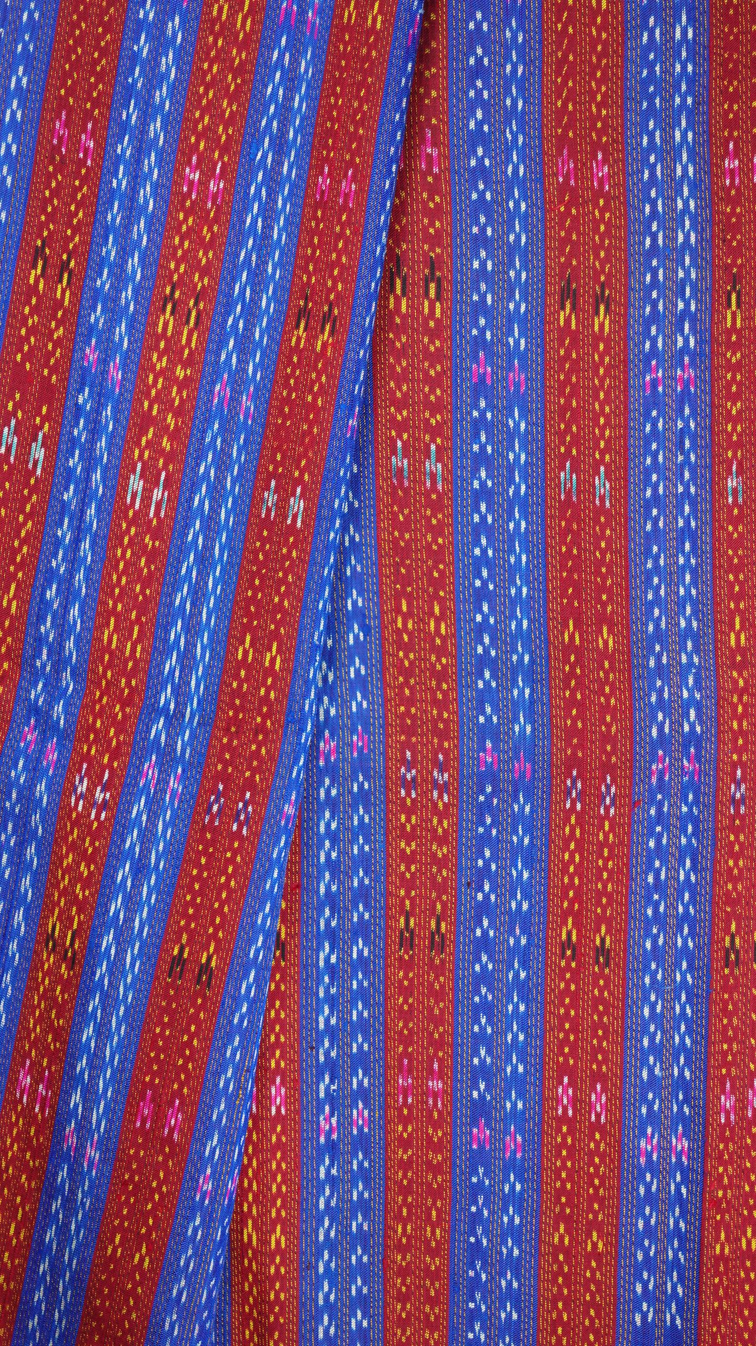 (ผ้าชุด)ไหมมัดหมี่ 3ตะกอ ไหมแท้ (ผ้าลาย 2เมตร+สีพื้น2เมตร) โทนสีแดงน้ำเงิน รหัส M3-ME-066-12226712