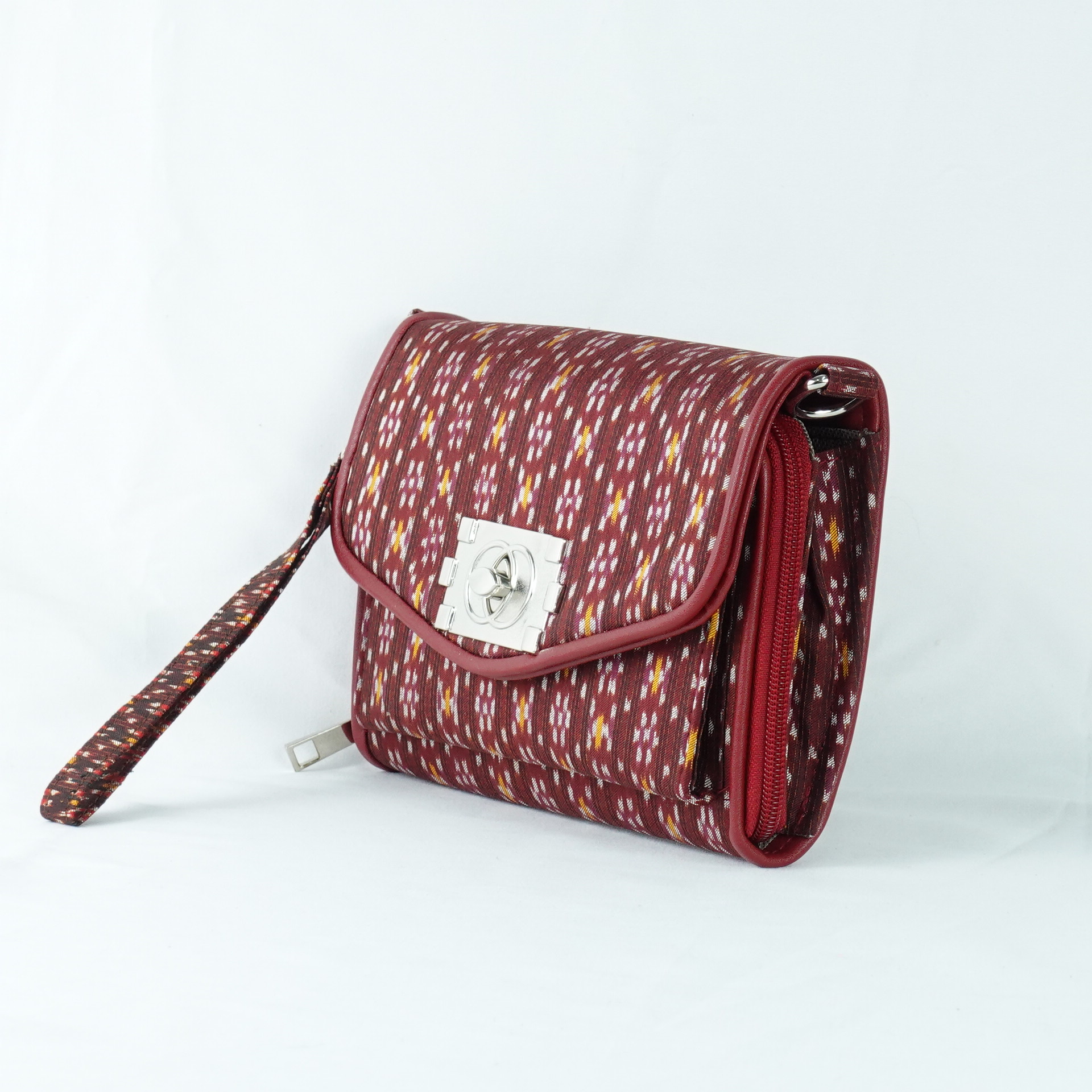 กระเป๋าถือไหมแท้ทรงคลัทช์ พร้อมสายสะพาย ขนาด 15x20ซม.สีน้ำตาลแดง รหัส GO-TT-060568162