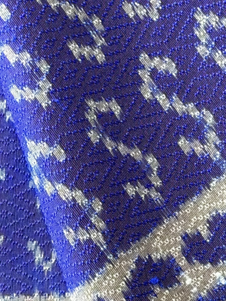 ซิ่น ผ้าไหมมัดหมี่ ทอยกดอก 6ตะกอ ขนาด 1x2 เมตร ลายขอพระราชทาน สีน้ำเงิน รหัส PCS-NY-11226816