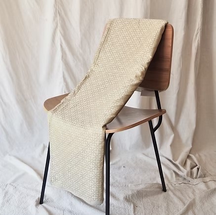 ผ้าไหมสปันซิลเกรด A+ ทอด้วยเครื่องอย่างประณีต หน้ากว้าง 128 ซม. สีเหลืองครีม ตัดขายเป็นหลา รหัส CISP-CT-103149