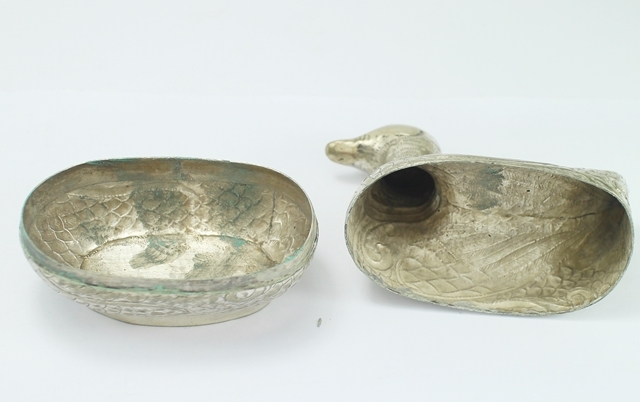 SI0082 ตลับเป็ดคู่ 2 ตัว เงินแท้ 92.5% นน. รวม 86.8 กรัม งานสวยสภาพดีค่ะ